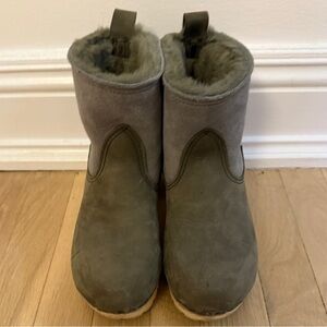 No.6 Pull on Shearling Clog Boot on Mid Tread, Size 39